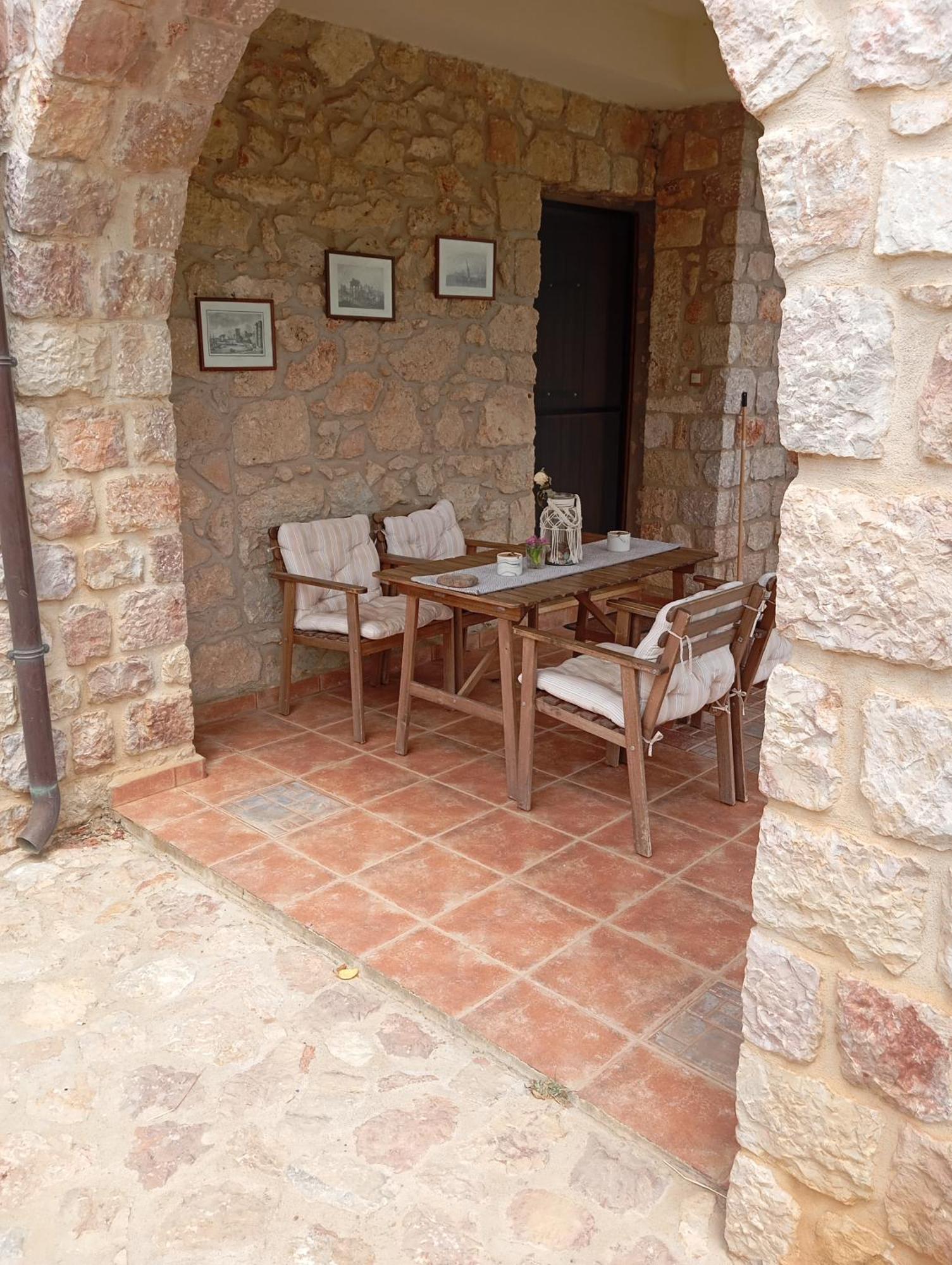 Niko'S Stone Guest House 플리트라 외부 사진