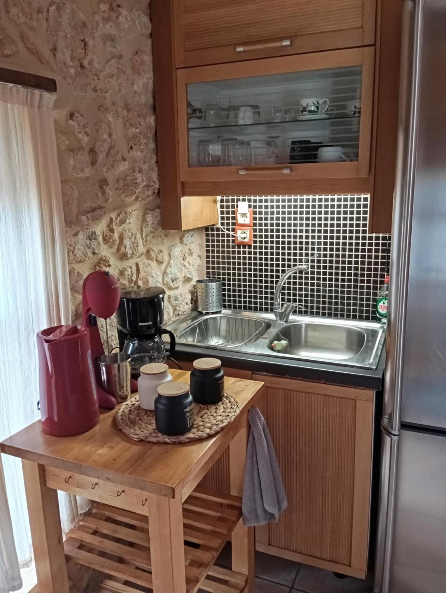 Niko'S Stone Guest House 플리트라 외부 사진
