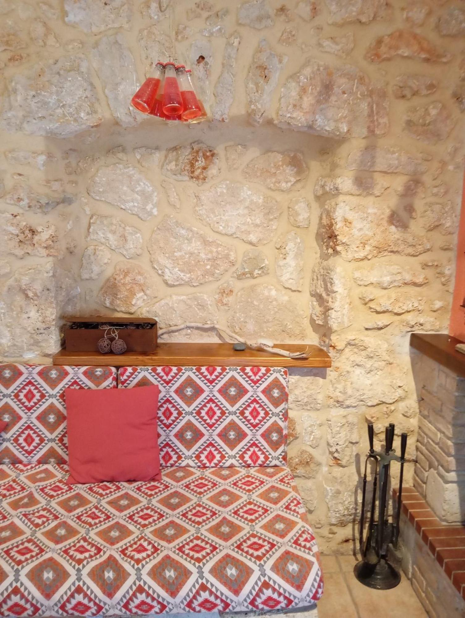Niko'S Stone Guest House 플리트라 외부 사진