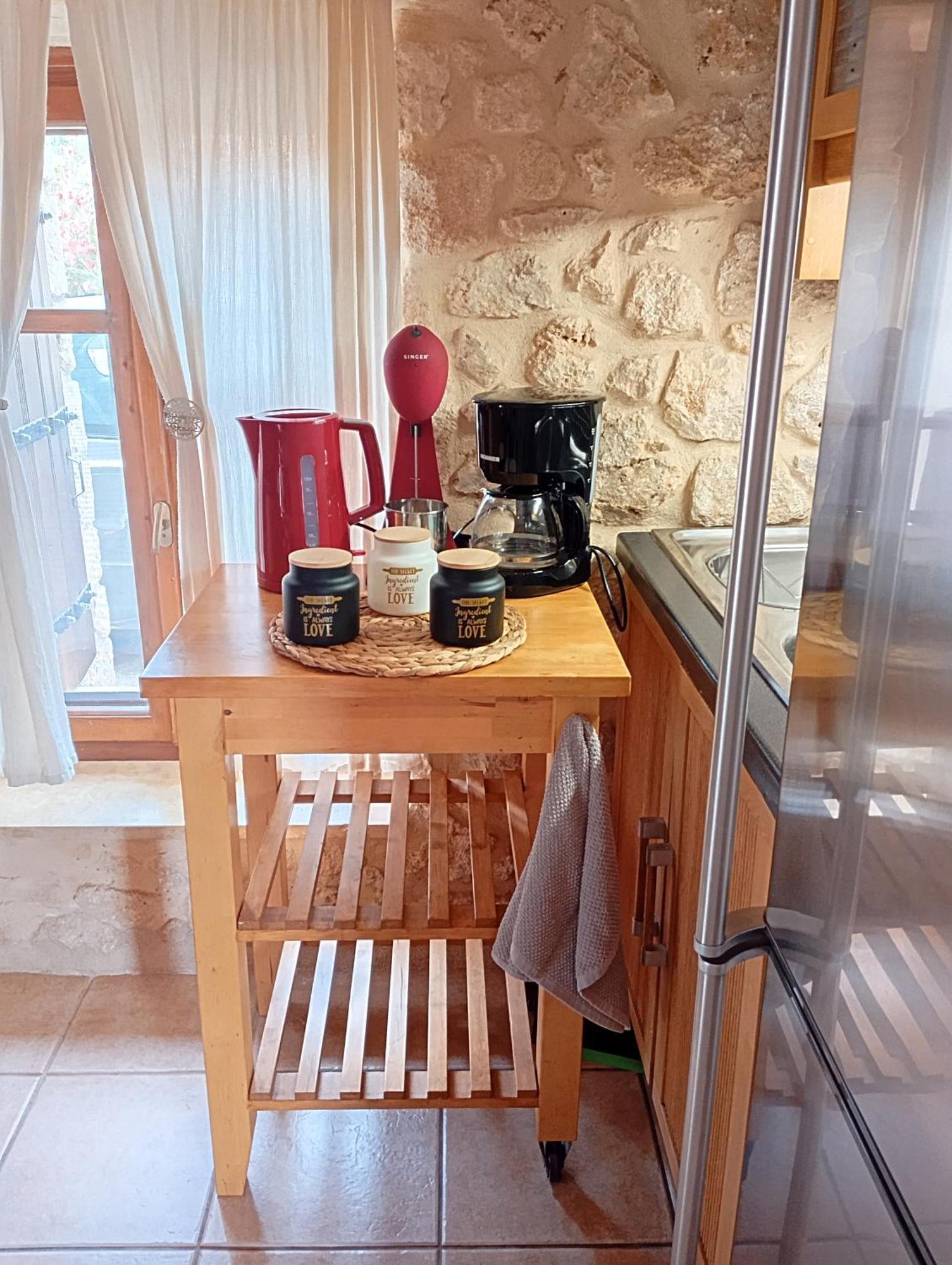 Niko'S Stone Guest House 플리트라 외부 사진